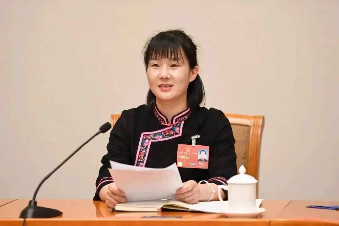 钟团玉.jpg